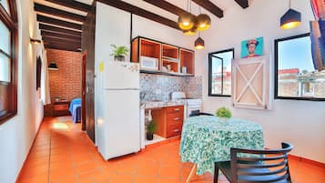 Superior Suite, 1 Bedroom (with Kitchenette) | Private kitchen