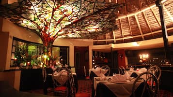 3 restoran, kahvaltı, öğle yemeği sunulur, Meksika mutfağı