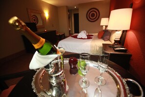 Zimmersafe, Bügeleisen/Bügelbrett, kostenloses WLAN, Bettwäsche