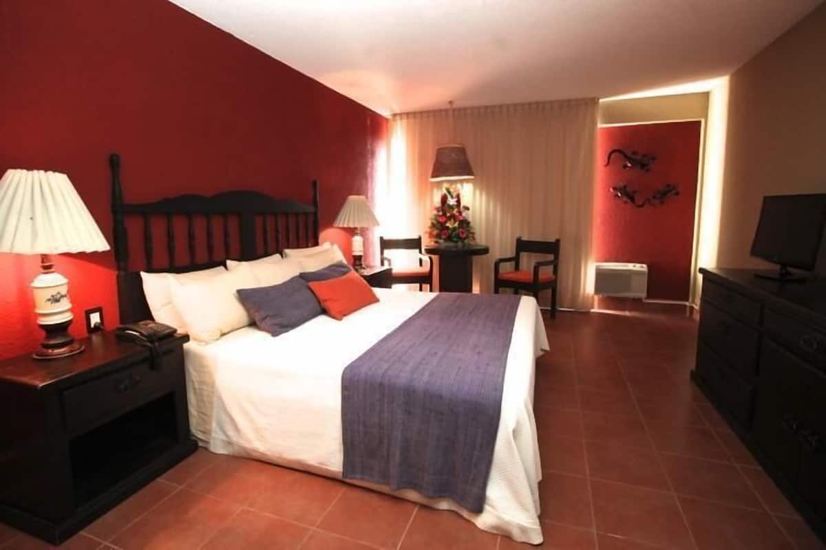 1 bedroom, in-room safe, iron/ironing board, free WiFi