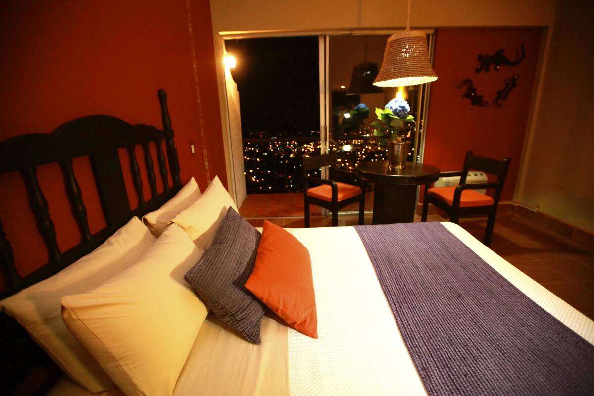 habitación, 1 king bed, vista parcial | view from room