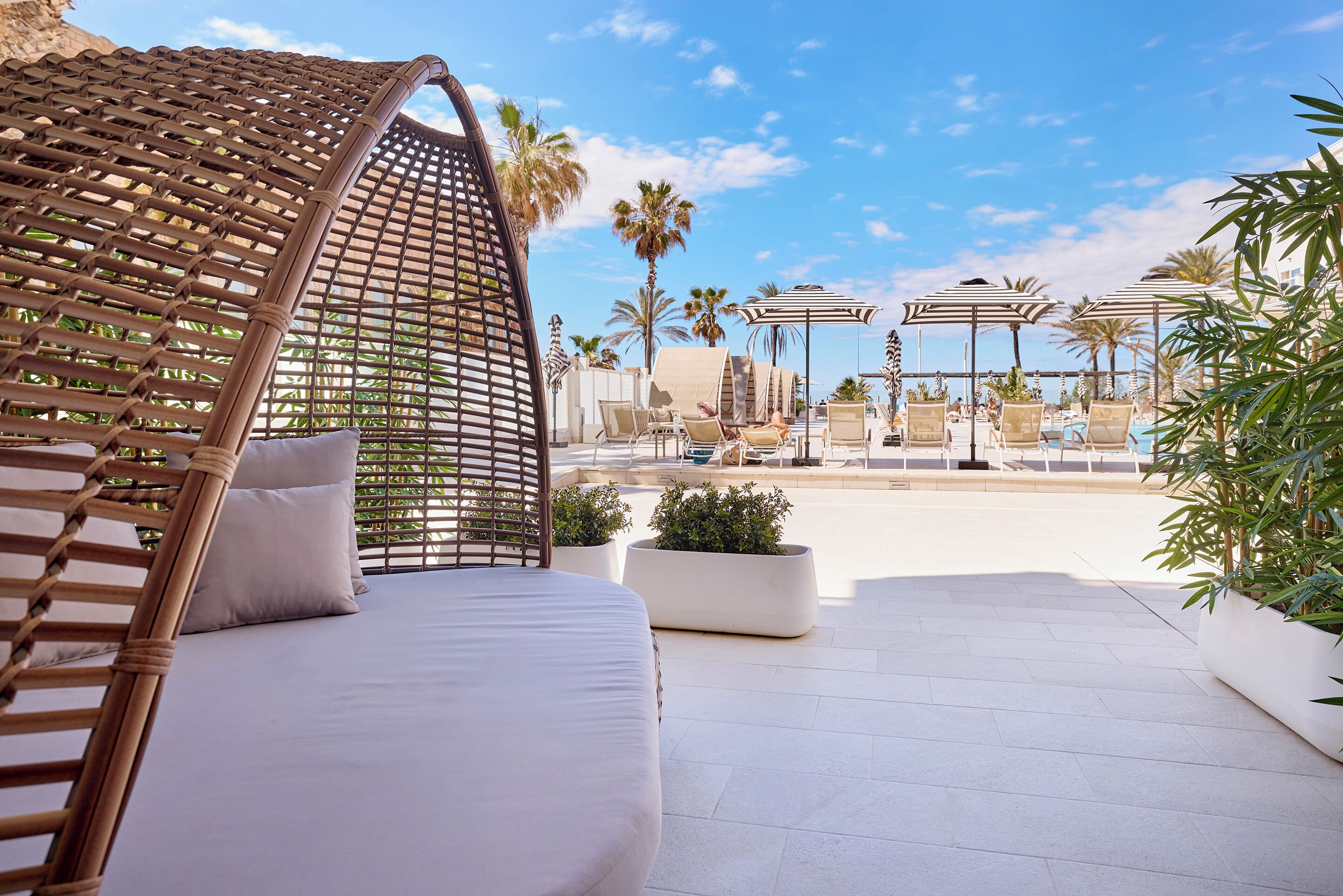 Juniorsvit - terrass - vid poolen | Terrass/Patio