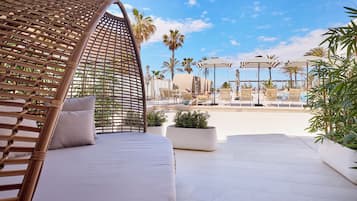 Juniorsvit - terrass - vid poolen | Terrass/Patio
