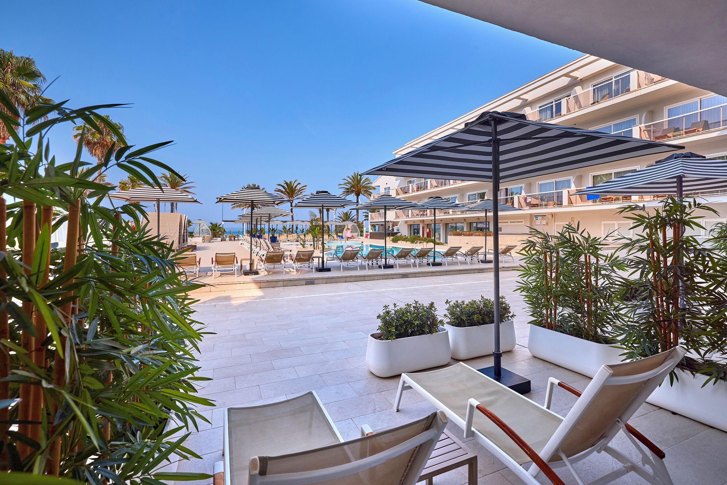 junior suite, terrace (lateral) | 1 bedroom, in-room safe, desk, laptop workspace