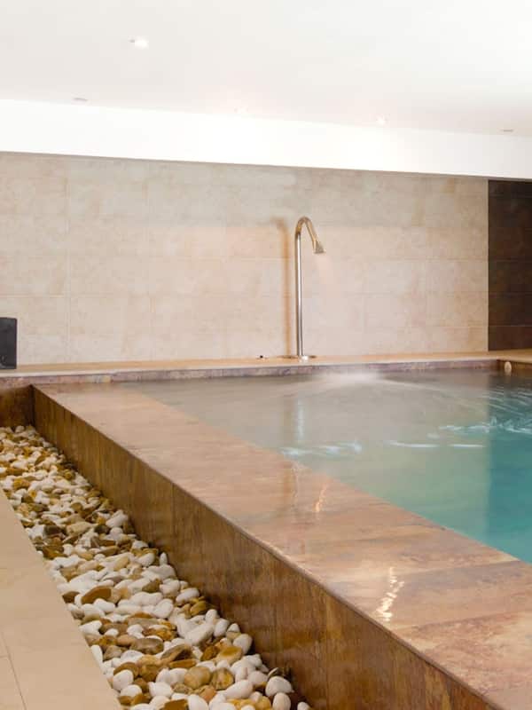 Sauna, bain à remous, hammam, soins corporels, soins d'hydrothérapie