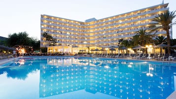 Seasonal outdoor pool, sun loungers