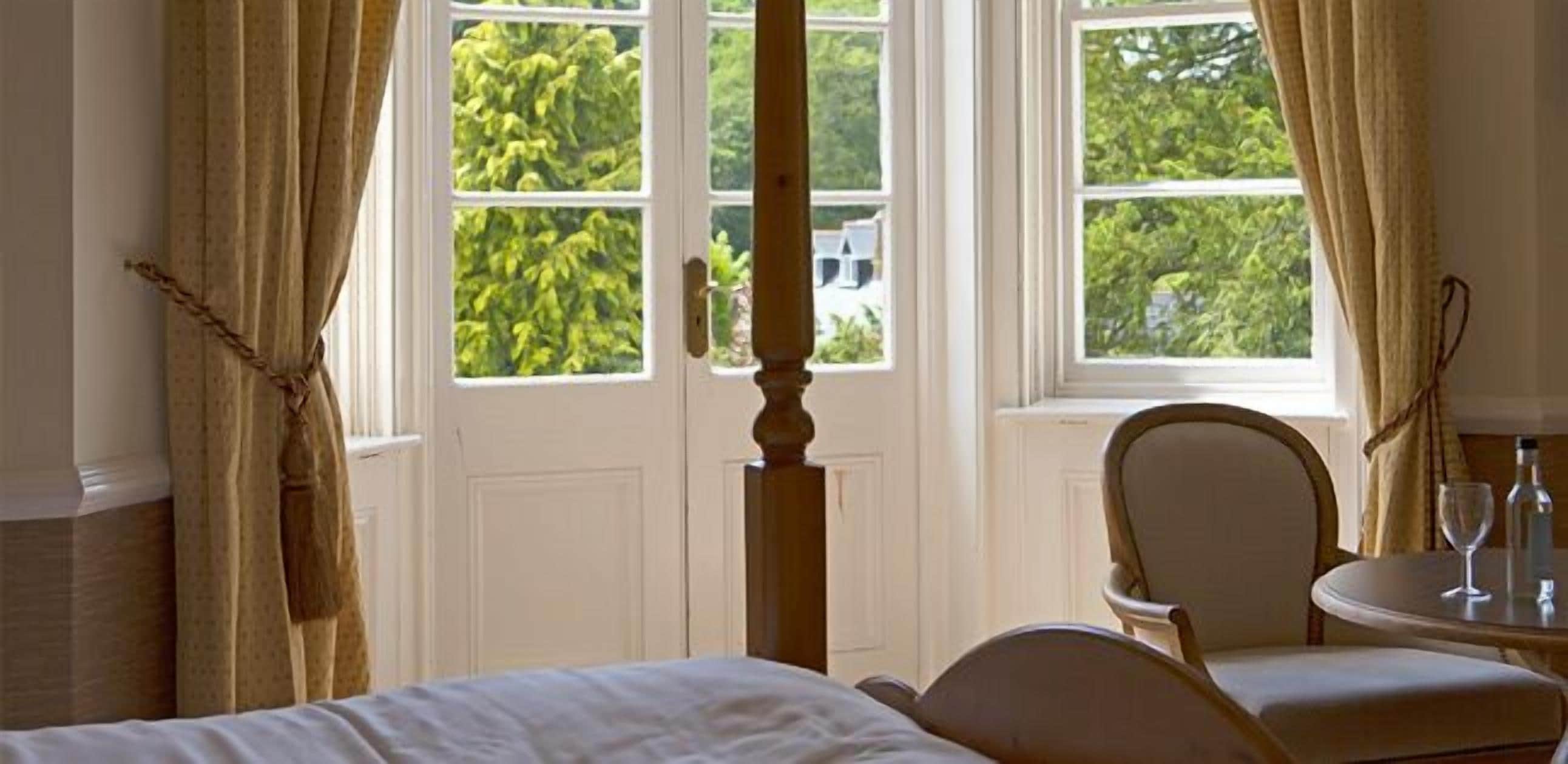 Premium-sengetøj, pengeskab på værelset, individuelt design