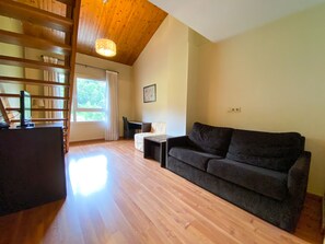 Duplex (5 Adults) | Desk, blackout drapes, soundproofing, free WiFi - Somriu Hotel Vall Ski (Soldeu)