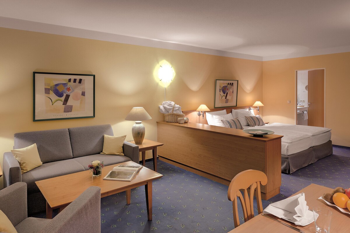 Suite, 1 Double Bed, Kitchenette (Cozy Sitting Corner) | Premium bedding, in-room safe, desk, blackout curtains