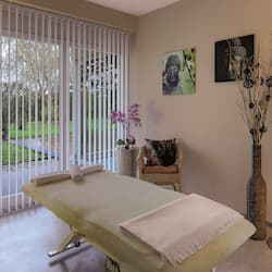 Un sauna, tratamientos corporales, aromaterapia