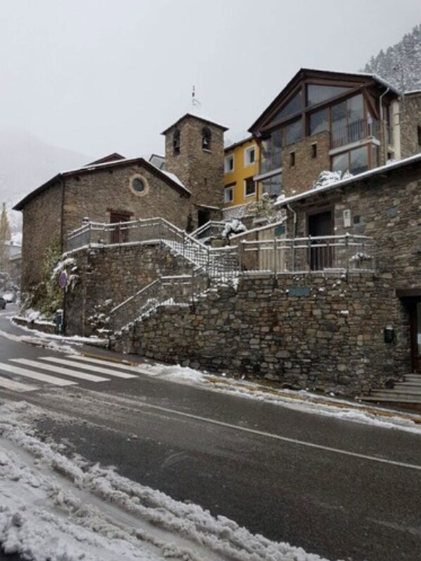 Front of property - Hotel Comapedrosa (Arinsal)