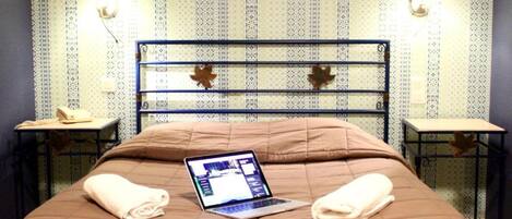 Comfort Double Room (with bath) | Minibar, individually furnished, soundproofing, iron/ironing board