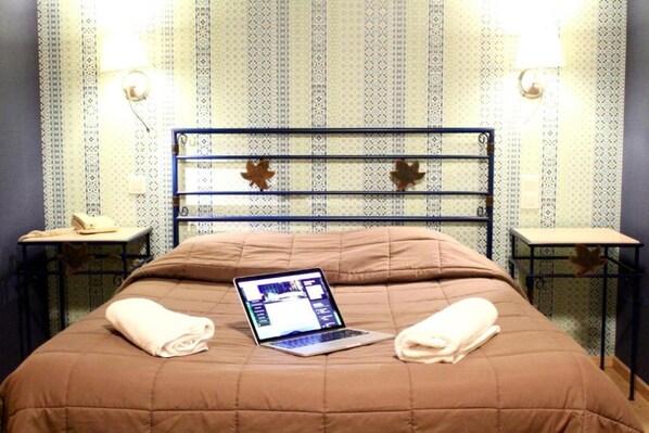 Comfort Double Room (with bath)