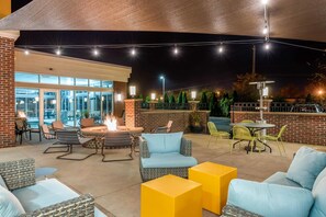 Indoor pool, pool loungers