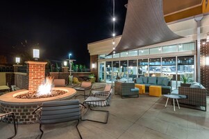 Indoor pool, sun loungers