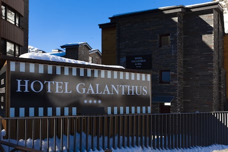 Front of property. Wuau! Hotel Galanthus & Spa