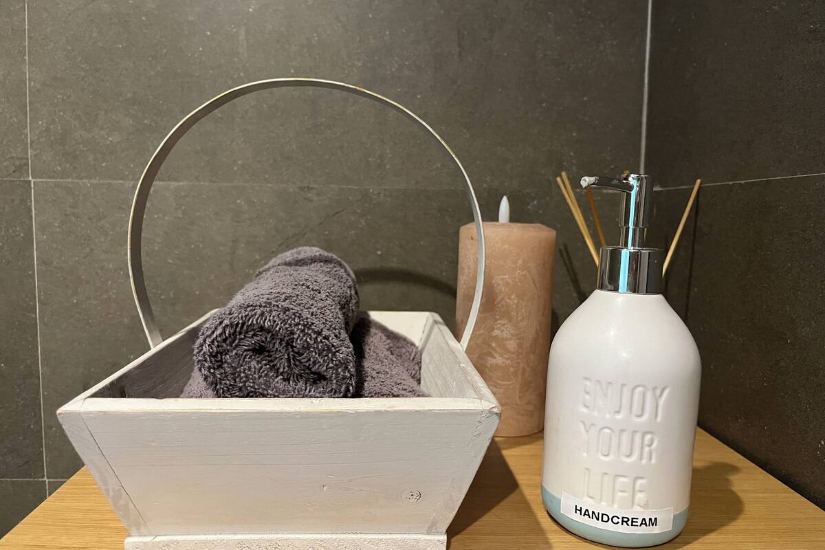 turkish bath/hammam, body treatments, swedish massages, sports massages