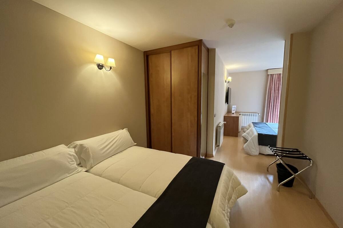 in-room safe, desk, laptop workspace, blackout curtains