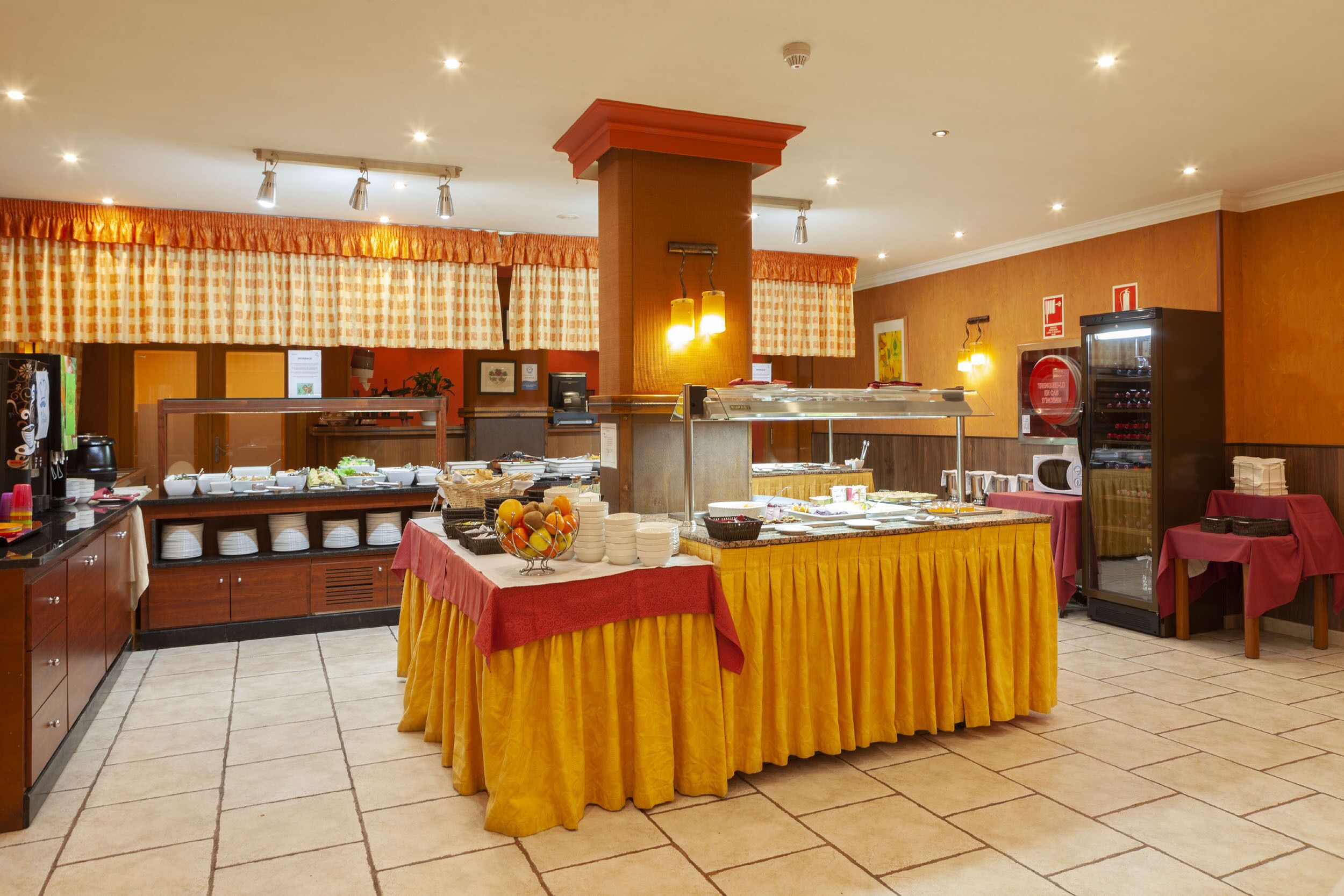 daily buffet breakfast for a fee