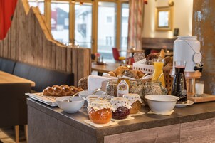 Daily buffet breakfast for a fee
