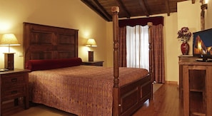 Pillow-top beds, minibar, in-room safe, blackout curtains