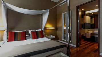 迷你吧、客房内保险箱、办公桌、熨斗/熨板