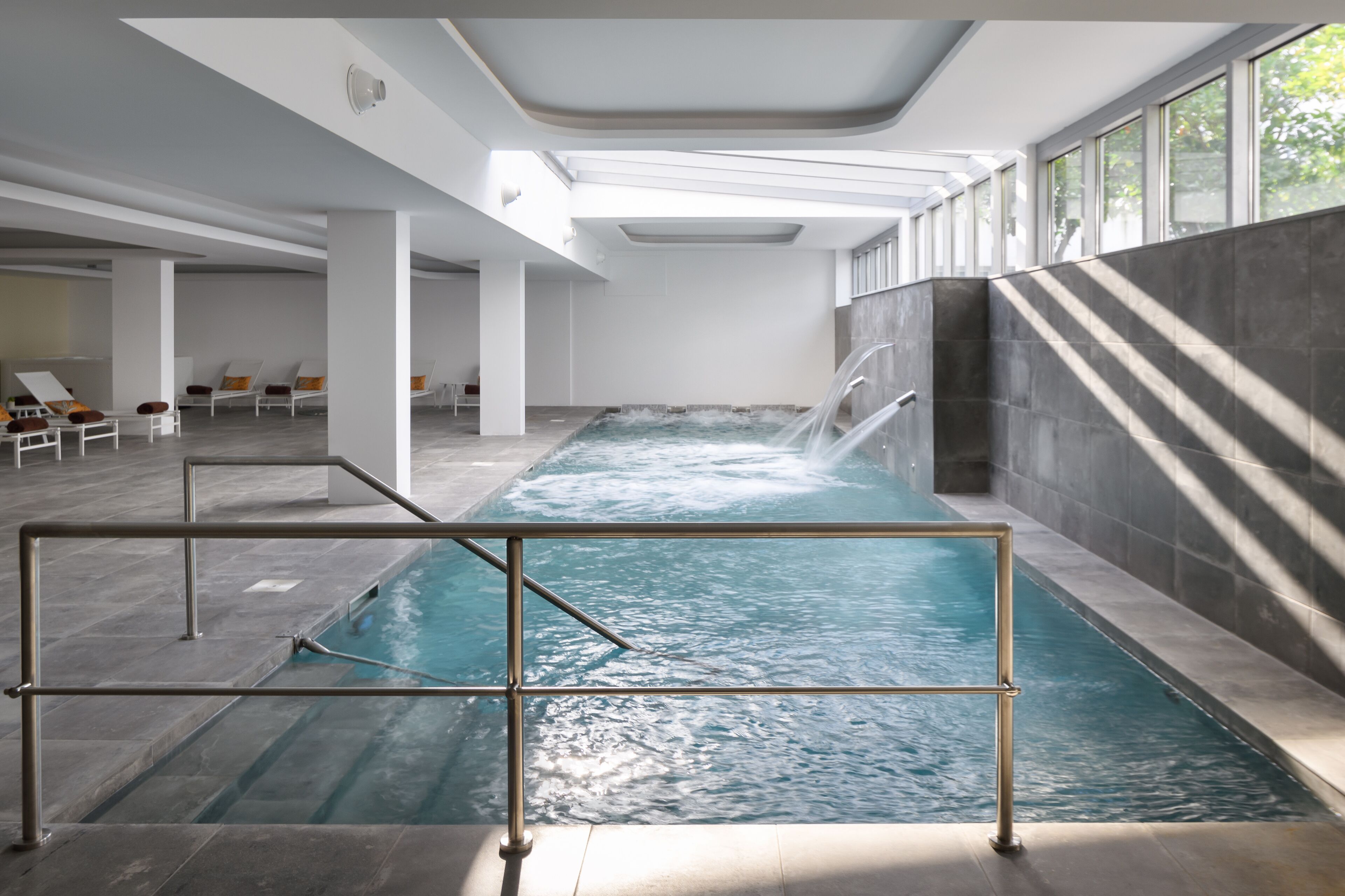 outdoor pool, pool loungers