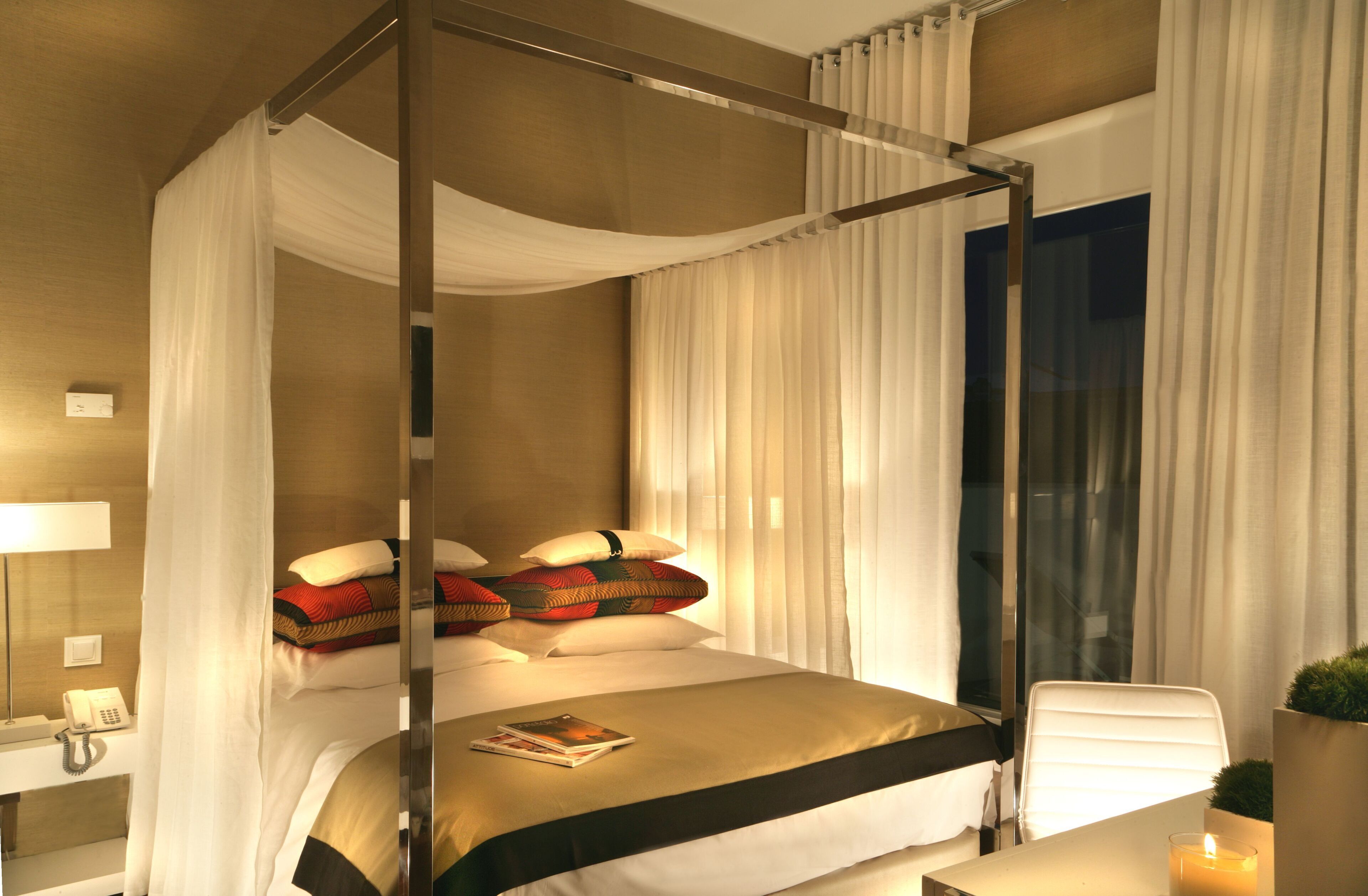 Minibar, in-room safe, desk, iron/ironing board (on request)