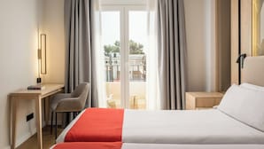 Dobbeltrom – comfort | Sengetøy av topp kvalitet, memory foam-senger og skrivebord