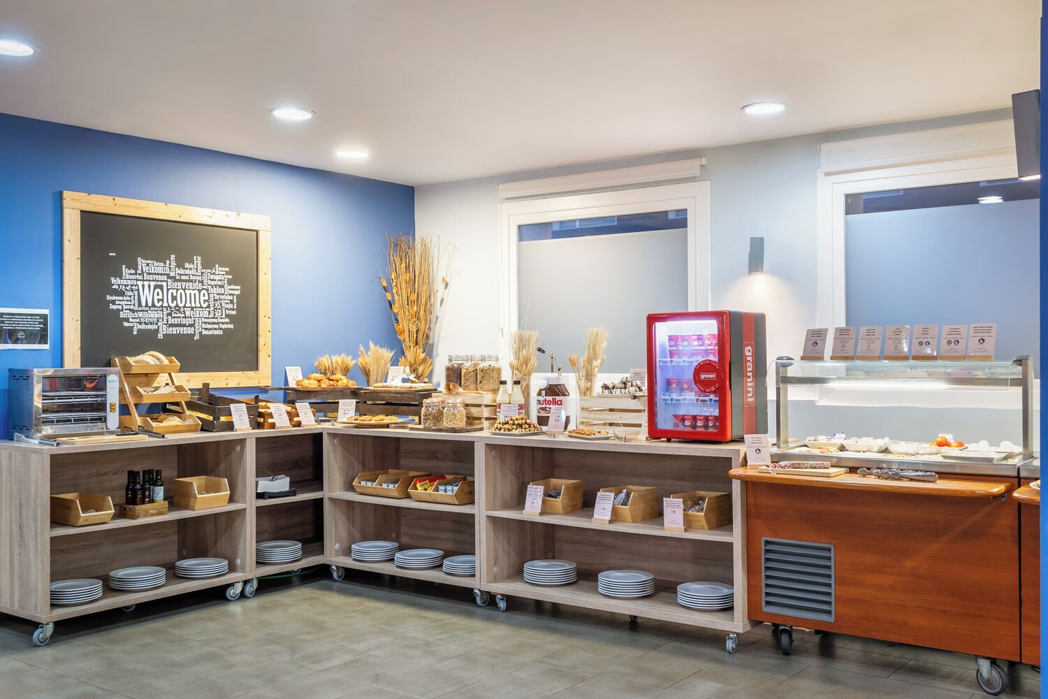 Daily buffet breakfast (EUR 16 per person)