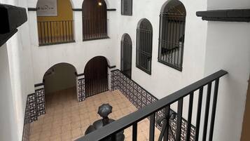 Cour