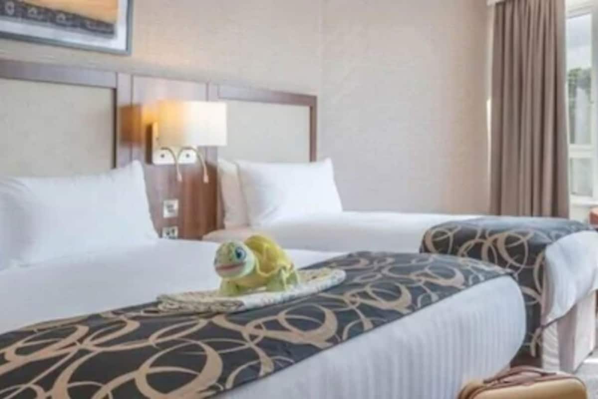 Hypo-allergenic bedding available, in-room safe, desk, blackout drapes