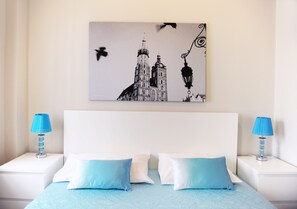 In-room safe, desk, blackout drapes, iron/ironing board - Dom Casimi (Kraków)