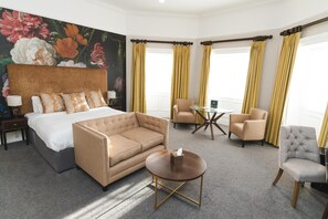 Literie hypoallergénique, coffres-forts dans les chambres, bureau