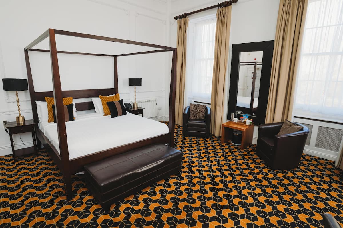 Suite, 1 King Bed, Non Smoking