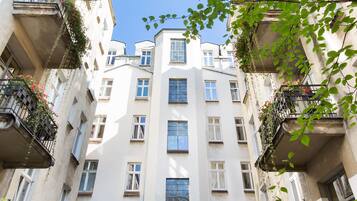 Apartment, 2 Bedrooms | Courtyard view