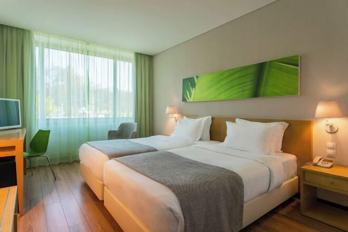 Caja fuerte, wifi gratis, ropa de cama