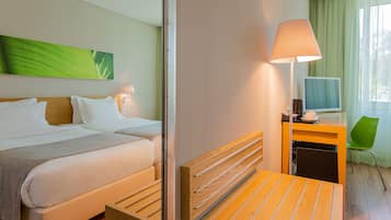 Comfort Twin Room | In-room safe, free WiFi, bed sheets