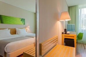 Kamar Twin Comfort | Brankas, Wi-Fi gratis, dan seprai linen