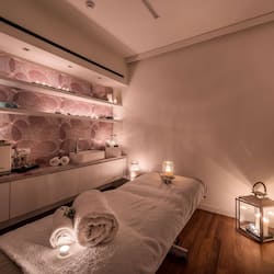 Sauna, hot tub, Turkish bath/hammam, body treatments, body wraps