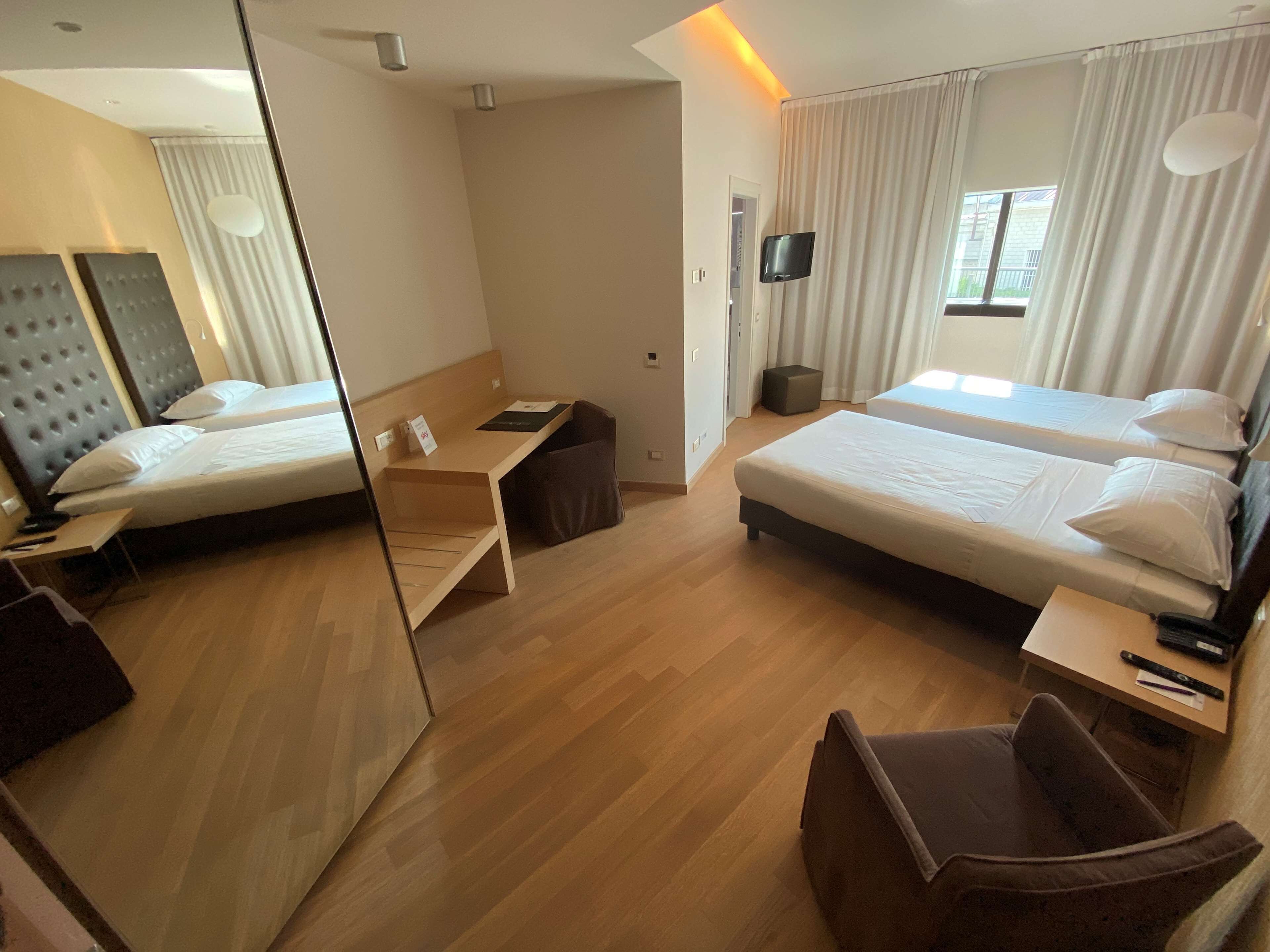 Hypo-allergenic bedding, down duvets, minibar, in-room safe