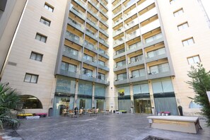 Exterior - Ramada by Wyndham Downtown Beirut (Beirut)