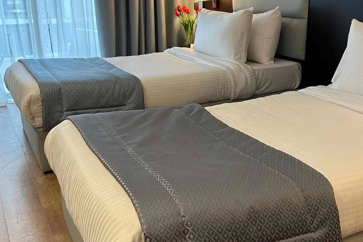 Minibar, Zimmersafe, Schreibtisch, schallisolierte Zimmer