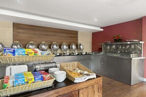 Restaurant - Redwings Lodges Birmingham (Oldbury)