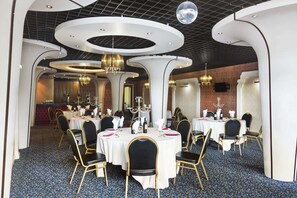 Meeting facility - Redwings Lodges Birmingham (Oldbury)
