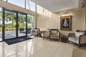 Lobby - Redwings Lodges Birmingham (Oldbury)