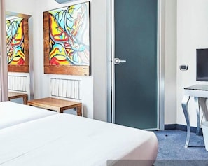 Double Room, 2 Single Beds