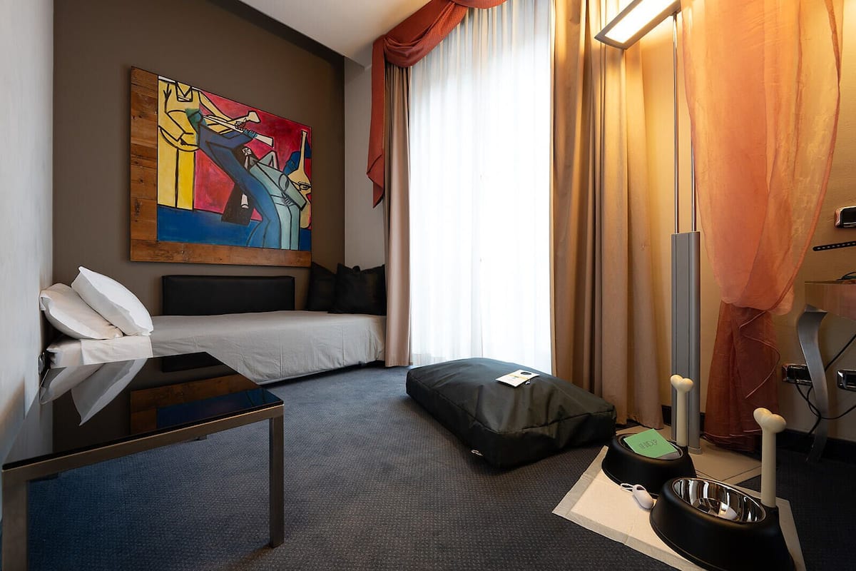 Üç Kişilik Oda | Memory foam (visko elastik) yatak, minibar, odada kasa