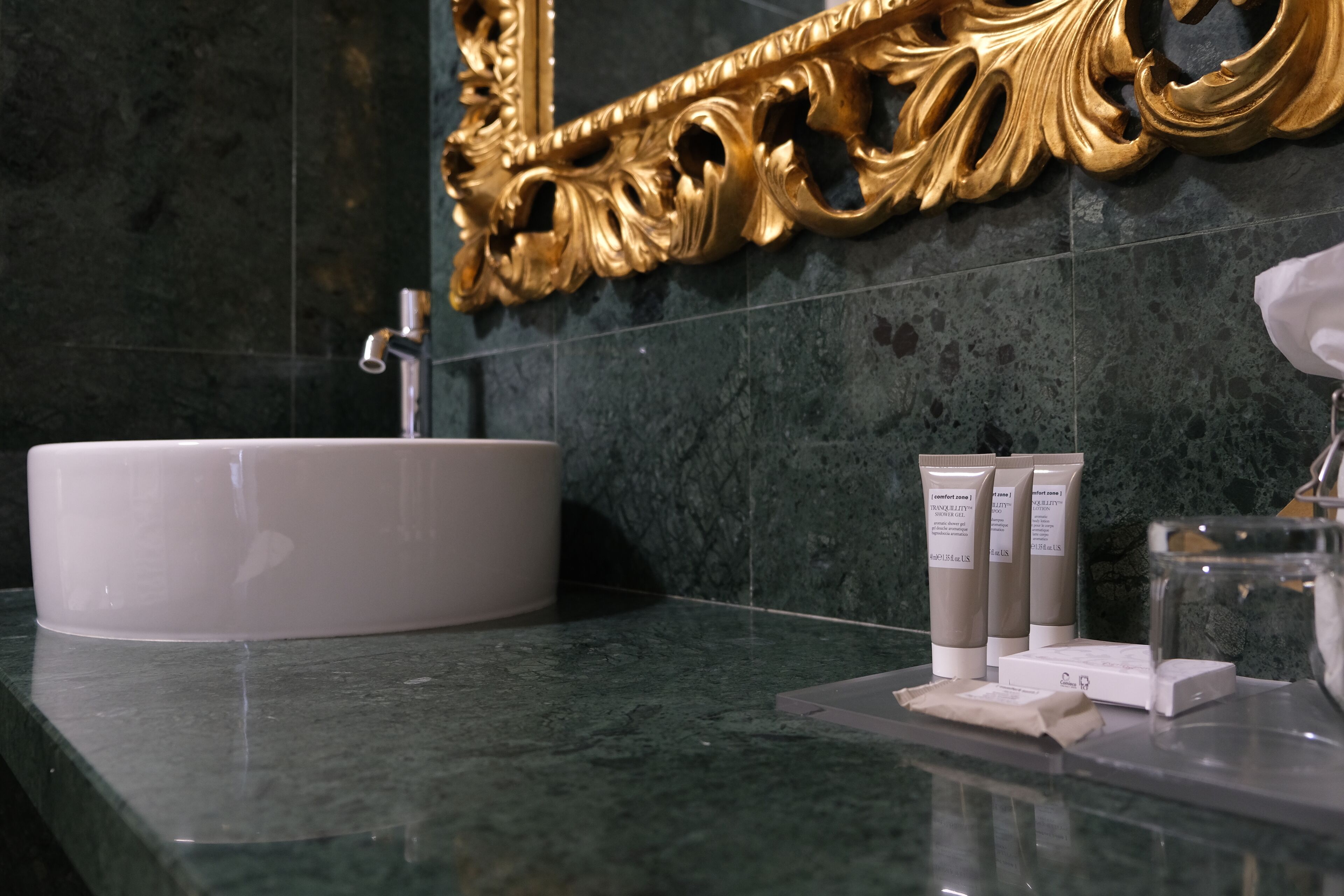 standard double room | bathroom | shower, free toiletries, hair dryer, bidet