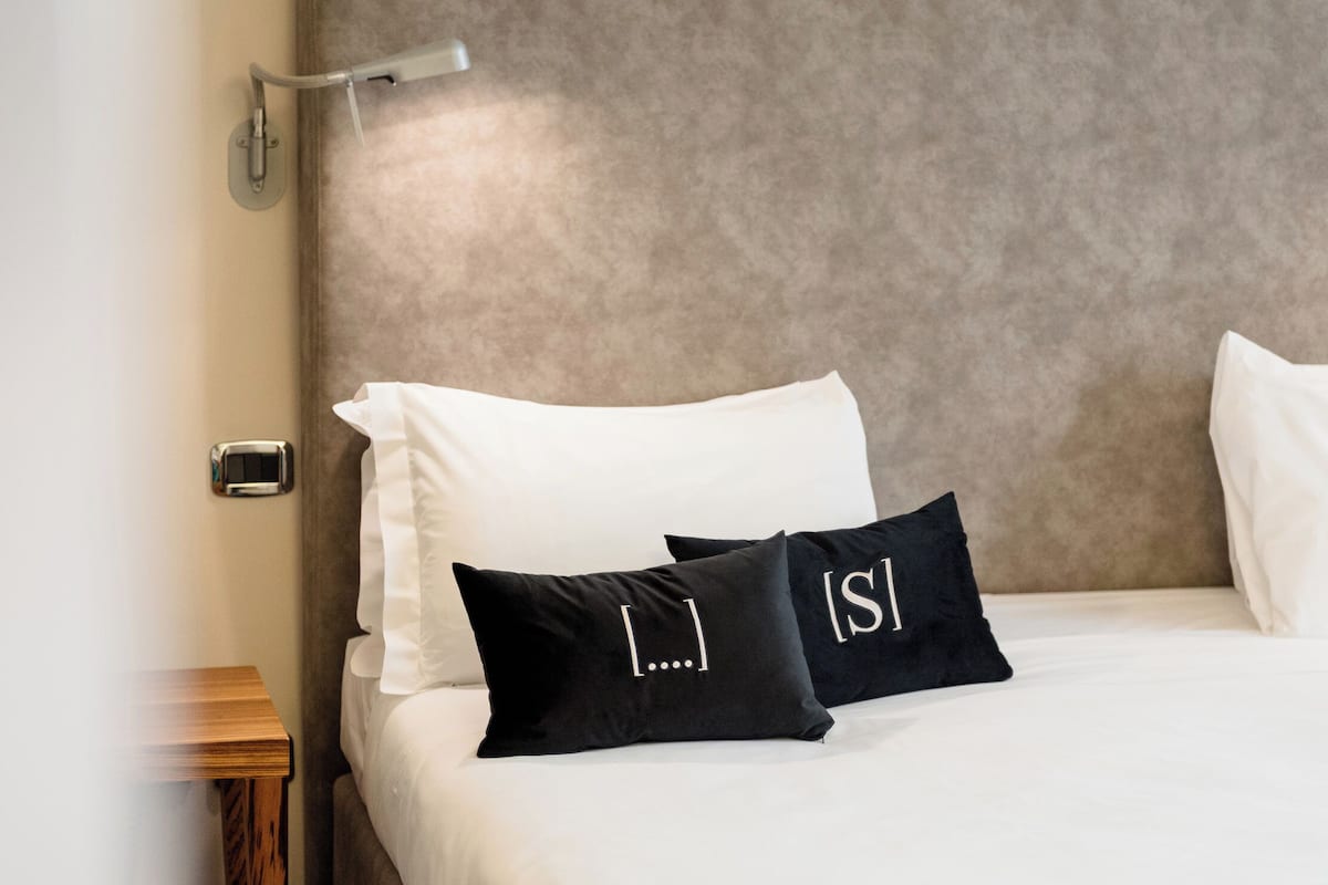 Matelas mémoire de forme, minibar, coffres-forts dans les chambres